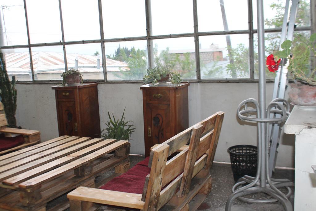 Tlt Guest House Telavi Bagian luar foto