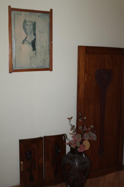 Tlt Guest House Telavi Bagian luar foto