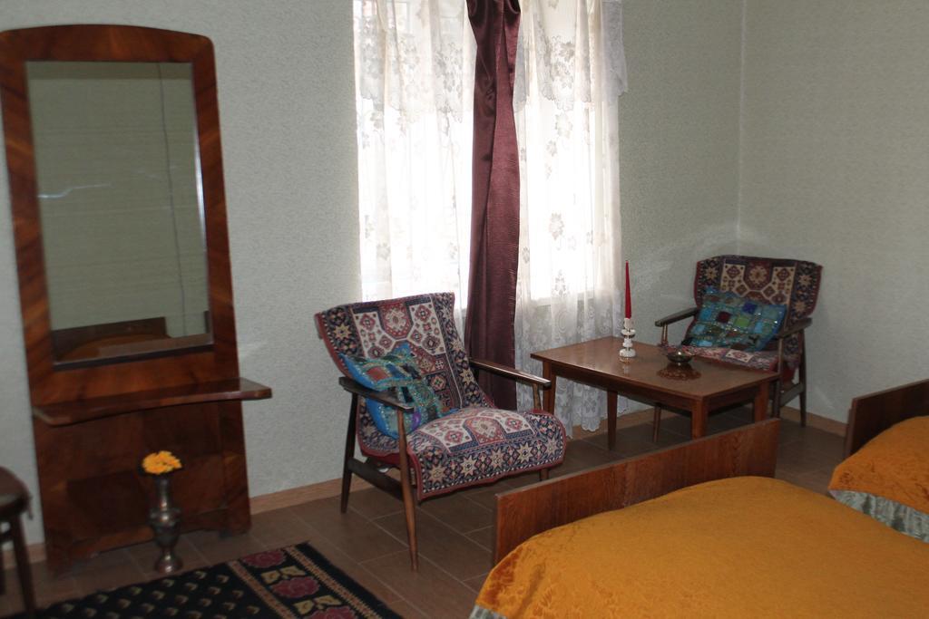 Tlt Guest House Telavi Bagian luar foto