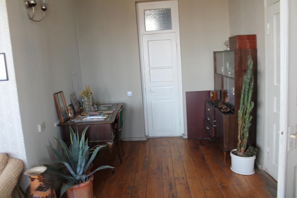 Tlt Guest House Telavi Bagian luar foto