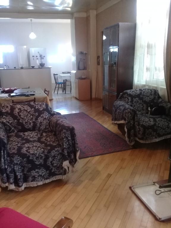 Tlt Guest House Telavi Bagian luar foto