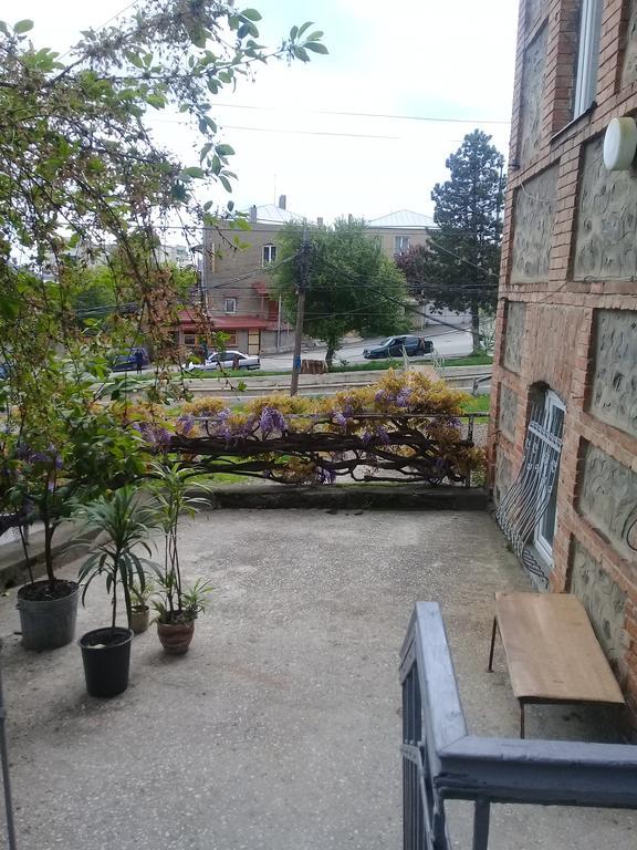 Tlt Guest House Telavi Bagian luar foto